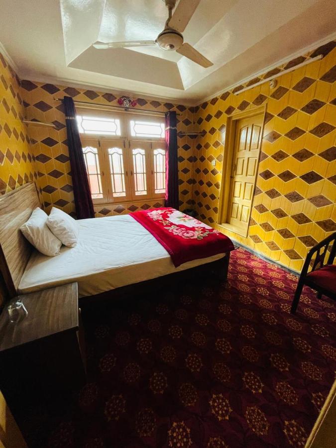 Отель Laal Haveli Скарду Экстерьер фото